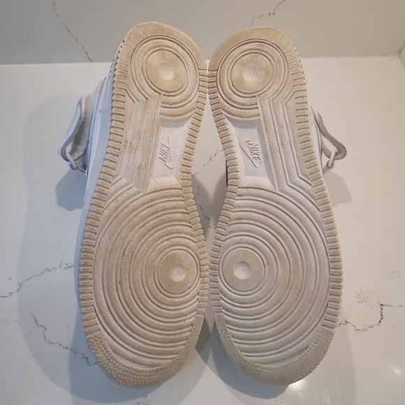 Nike Air Force 1 mids - Men's size 9.5US - Picture 8 of 9